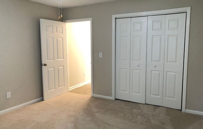 2 beds, 2 baths, 1,270 sqft, $1,600, Unit 2730-4 Pearl Remodel