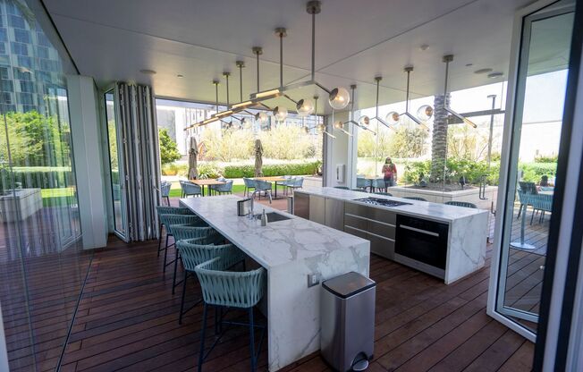 Studio, 1 bath, $2,195