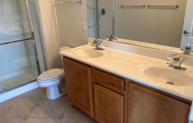 2 beds, 2 baths, $1,600, Unit Unit #2114