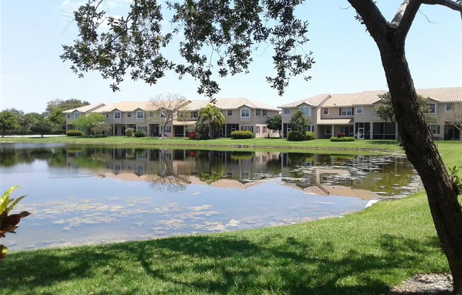 3409 Lakeside Dr