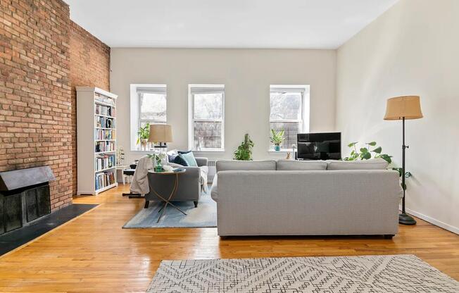 53 W 94 ST