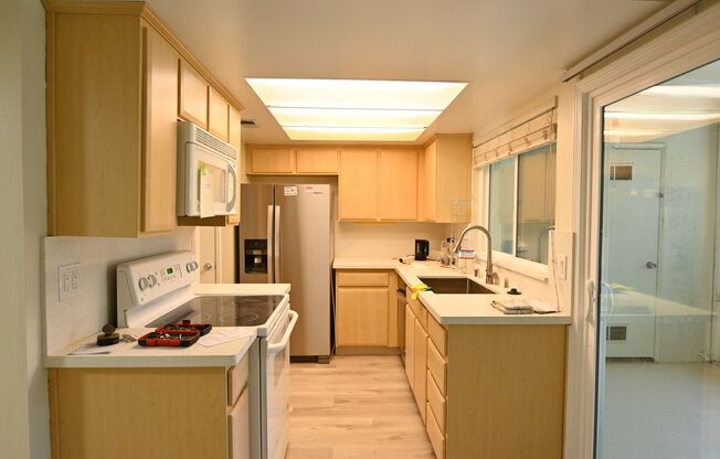 215 Chantilley Ln San Jose - 2 story 3 bed 1.5 bath Condo