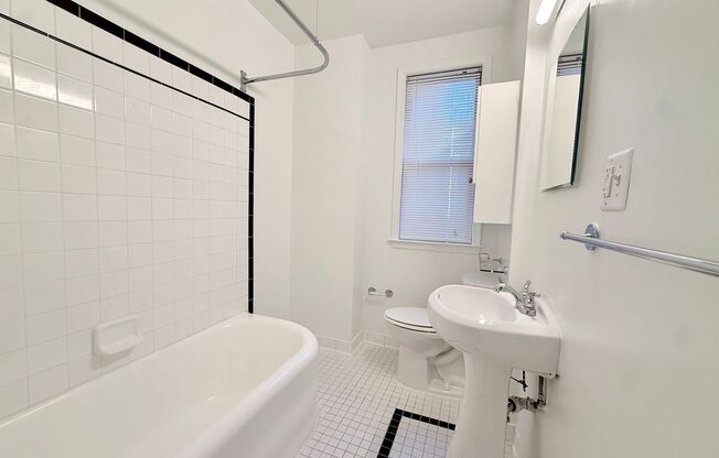 Studio, 1 bath, 337 sqft, $1,895, Unit H107