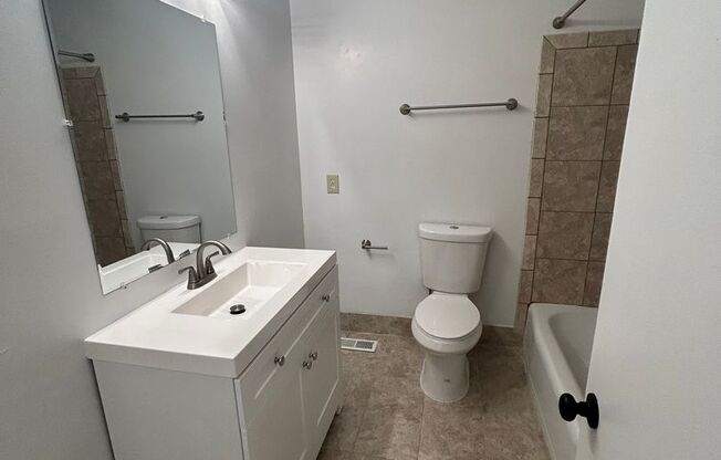 2 beds, 1.5 baths, 1,045 sqft, $1,100, Unit B2-02