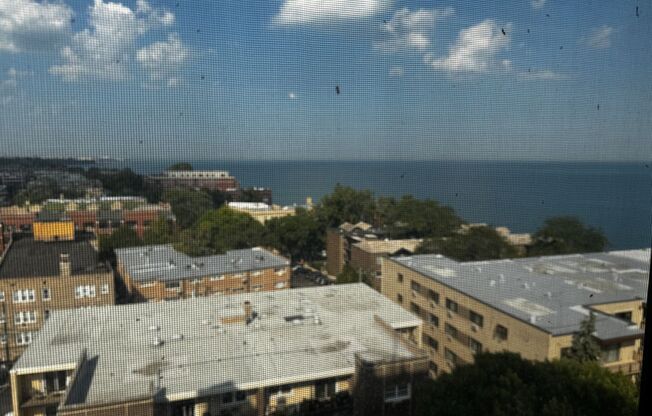 2 beds, 2 baths, $2,400, Unit 401