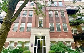 1235 N ORLEANS CT