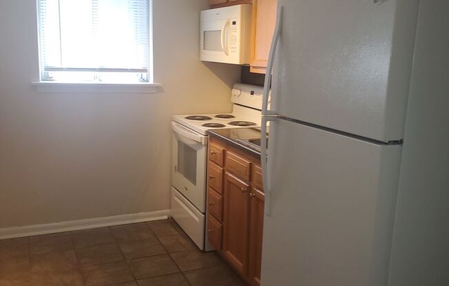 1 bed, 1 bath, 550 sqft, $1,250, Unit H04