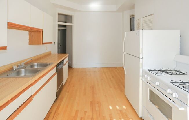 1 bed, 1 bath, 875 sqft, $2,100, Unit 2606RA-1