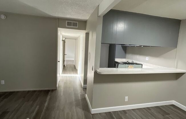 2 beds, 1 bath, 820 sqft, $1,600, Unit 503