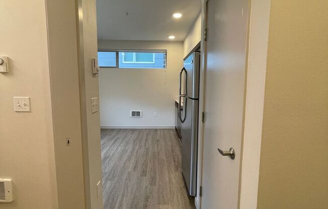 Studio, 1 bath, 261 sqft, $958, Unit 108