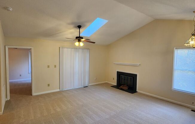 Durham / 2BR Woodcroft Condo AVAIL