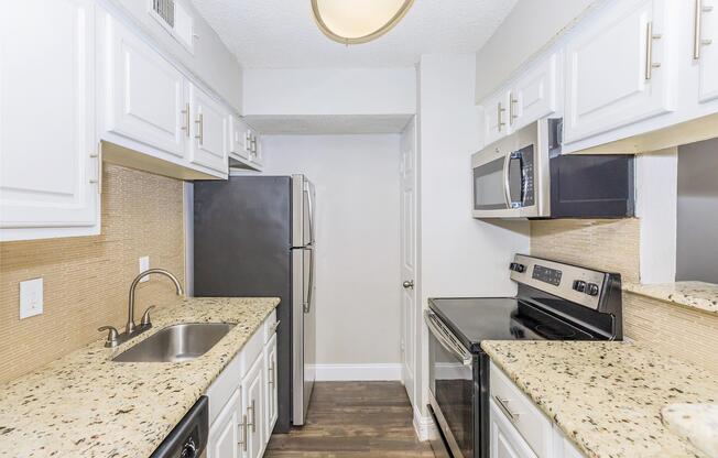 1 bed, 1 bath, 686 sqft, $1,070