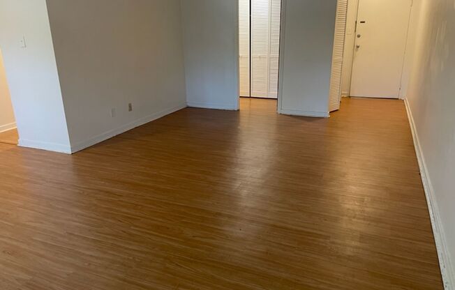 Studio, 1 bath, 487 sqft, $1,215, Unit Fifth L-A