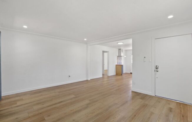 2 beds, 1 bath, $2,995, Unit Penn Mar Ave