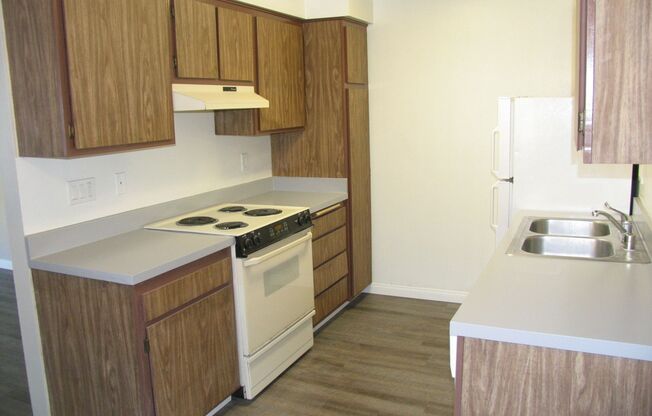 Wonderful Camarillo Apartment Building Located Near Old Town Camarillo