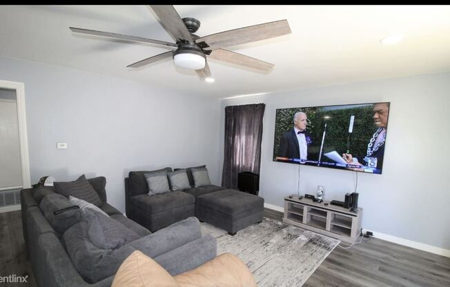 851 Ivywood Drive