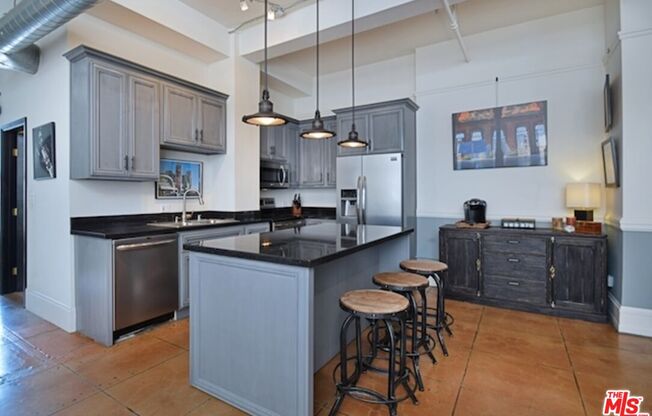 1 bed, 1 bath, 1,200 sqft, $3,300, Unit 806