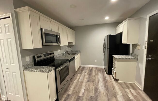 2 beds, 1 bath, 667 sqft, $2,190, Unit 102