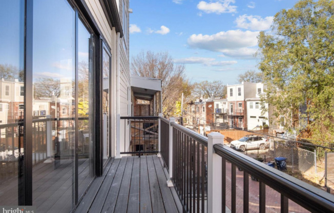 28 TODD PL