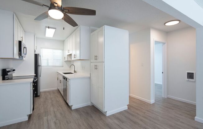 2 Bedroom in PB with Access to Parking, Pool, Spa, and More