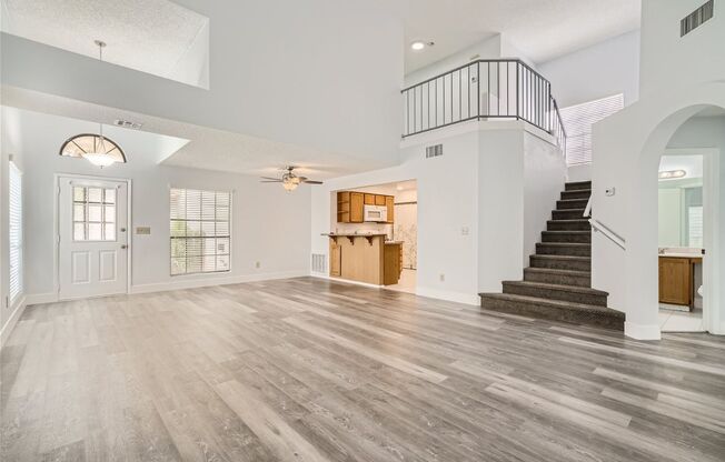 Los Prados Golf Course Community, 4 Bedroom Home!