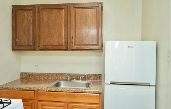 1 bed, 1 bath, 500 sqft, $1,100, Unit Apt #1