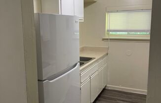 2 beds, 1.5 baths, 760 sqft, $1,000, Unit 1904 Warren Ave Unit I