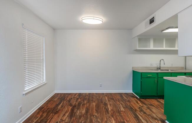 LARGE EAT-IN  DINING ROOM