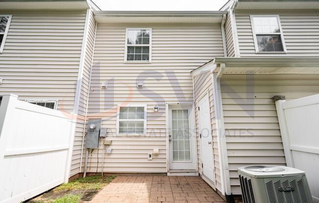 Cozy 2BR, 1.5BA Townhome in Durham Amberlynn Valley Neighborhood