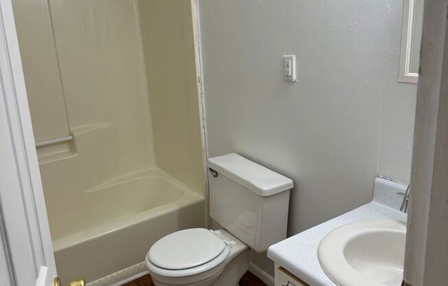 1 bed, 1 bath, 570 sqft, $700, Unit CS 76