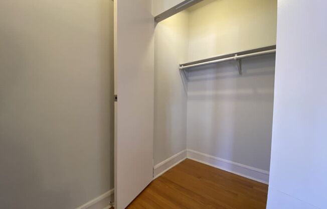 Large closet - Helen Dunbar Studio