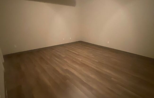 1 bed, 1 bath, 1,226 sqft, $858, Unit 202