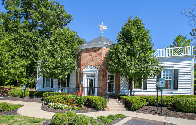Elegant Exterior View at The Residence at Christopher Wren Apartments, Columbus