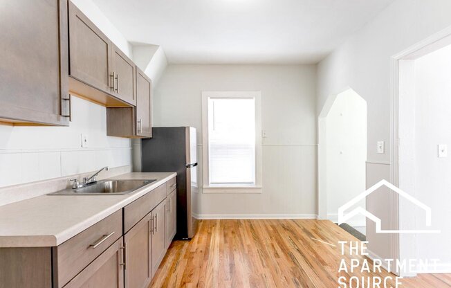 1151 W 19 ST