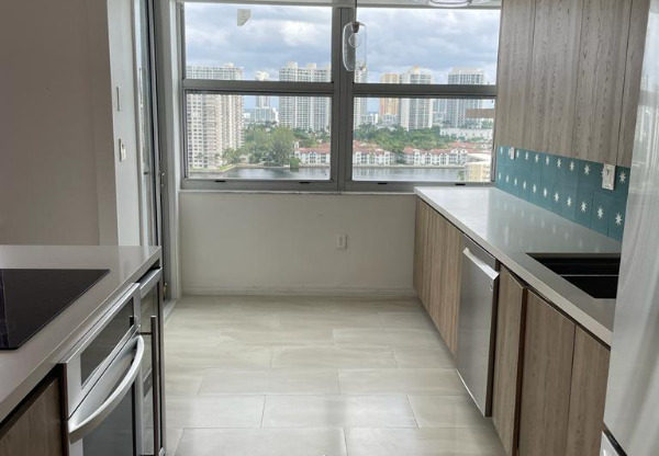 18041 Biscayne Blvd