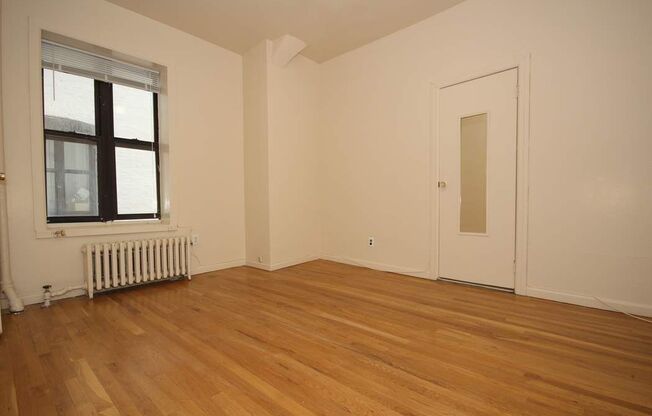 55 TIEMANN PL