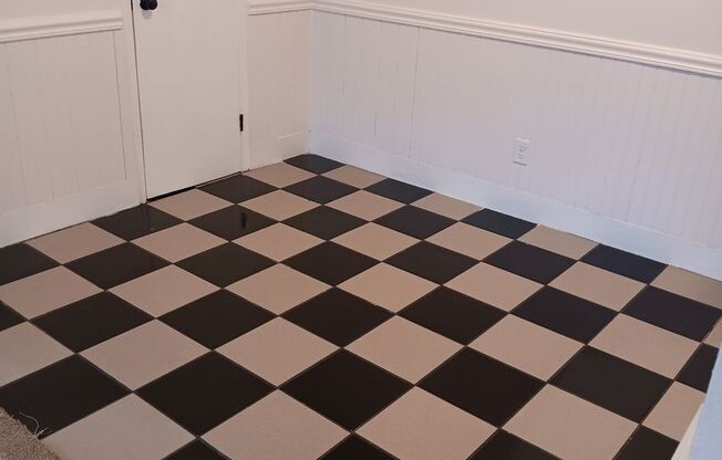 2 beds, 1.5 baths, 900 sqft, $775, Unit Apt. 103