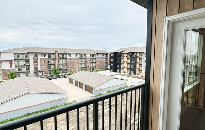 3 beds, 2 baths, 1,501 sqft, $2,000, Unit C327