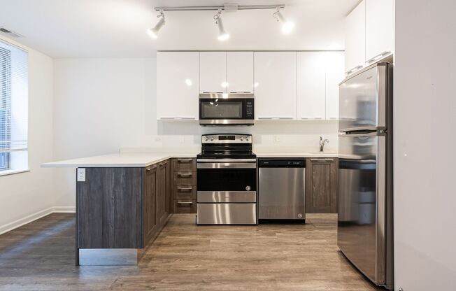 2 beds, 1 bath, $2,325, Unit 411