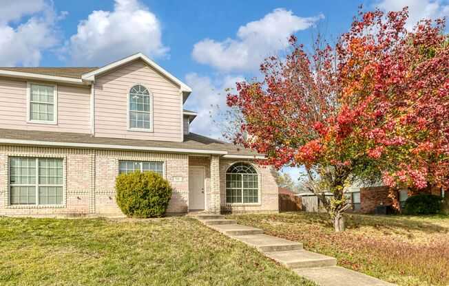 GORGEOUS DUPLEX IN LANCASTER