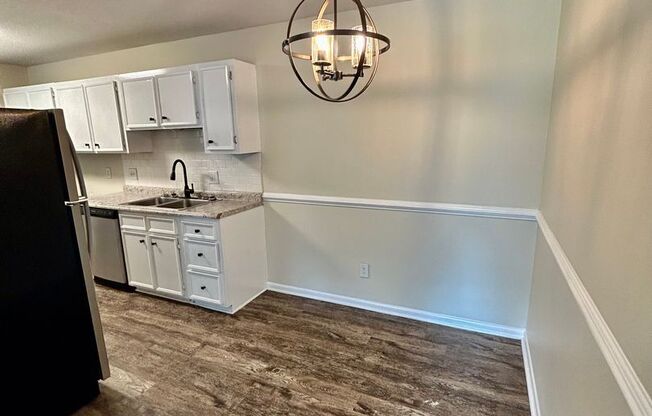 1 bed, 1 bath, 616 sqft, $950, Unit 24