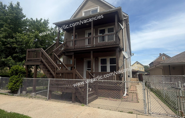3917 Pulaski St.