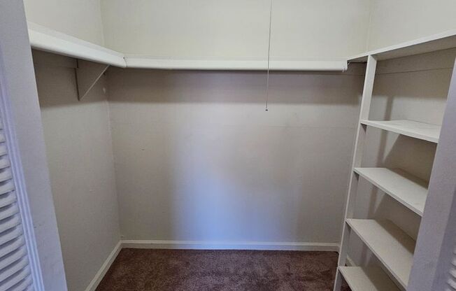 1 bed, 1 bath, 725 sqft, $1,325, Unit H09