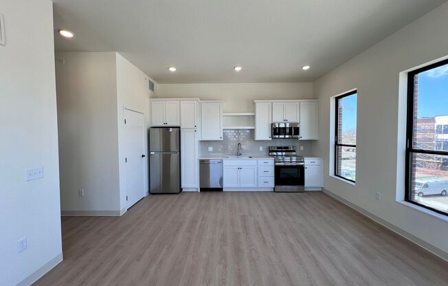 1 bed, 1 bath, 665 sqft, $1,115, Unit 1630-204