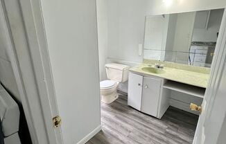 Studio, 1 bath, 580 sqft, $495, Unit Unit 1