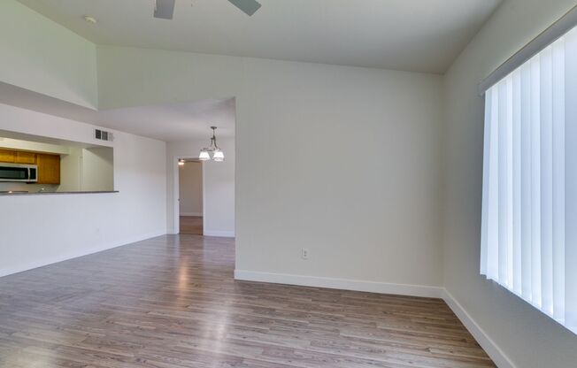 2 beds, 2 baths, $1,475, Unit UNIT 2118
