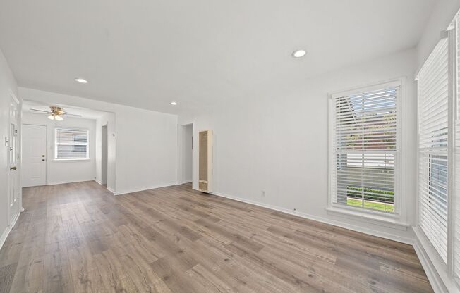 4321-4327 Elm Avenue