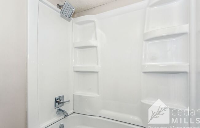 2 beds, 1 bath, 899 sqft, $800, Unit 1626 N. Holyoke