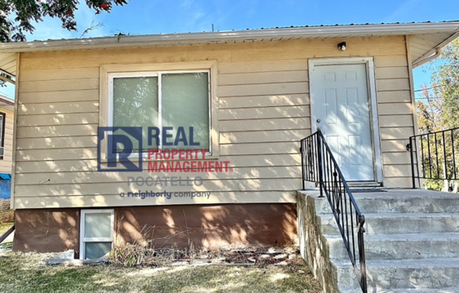 2 beds, 1 bath, $1,000, Unit 904