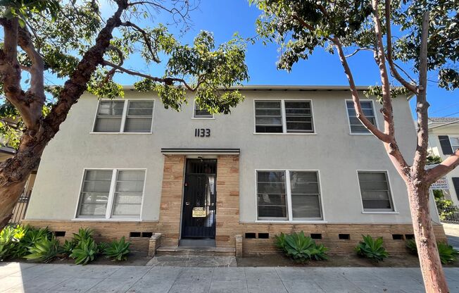 1133 LOCUST AVE LONG BEACH, CA 90813-3262